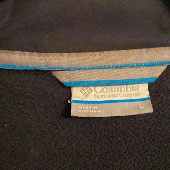 Columbia men’s navy blue jacket - large - zip pockets - no hood - Picture 2 of 9